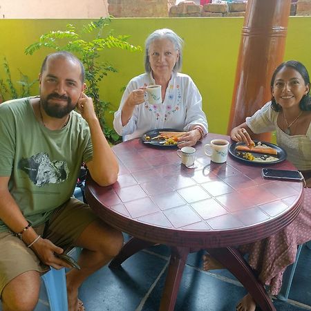 Abhi Homestay Хампи Екстериор снимка