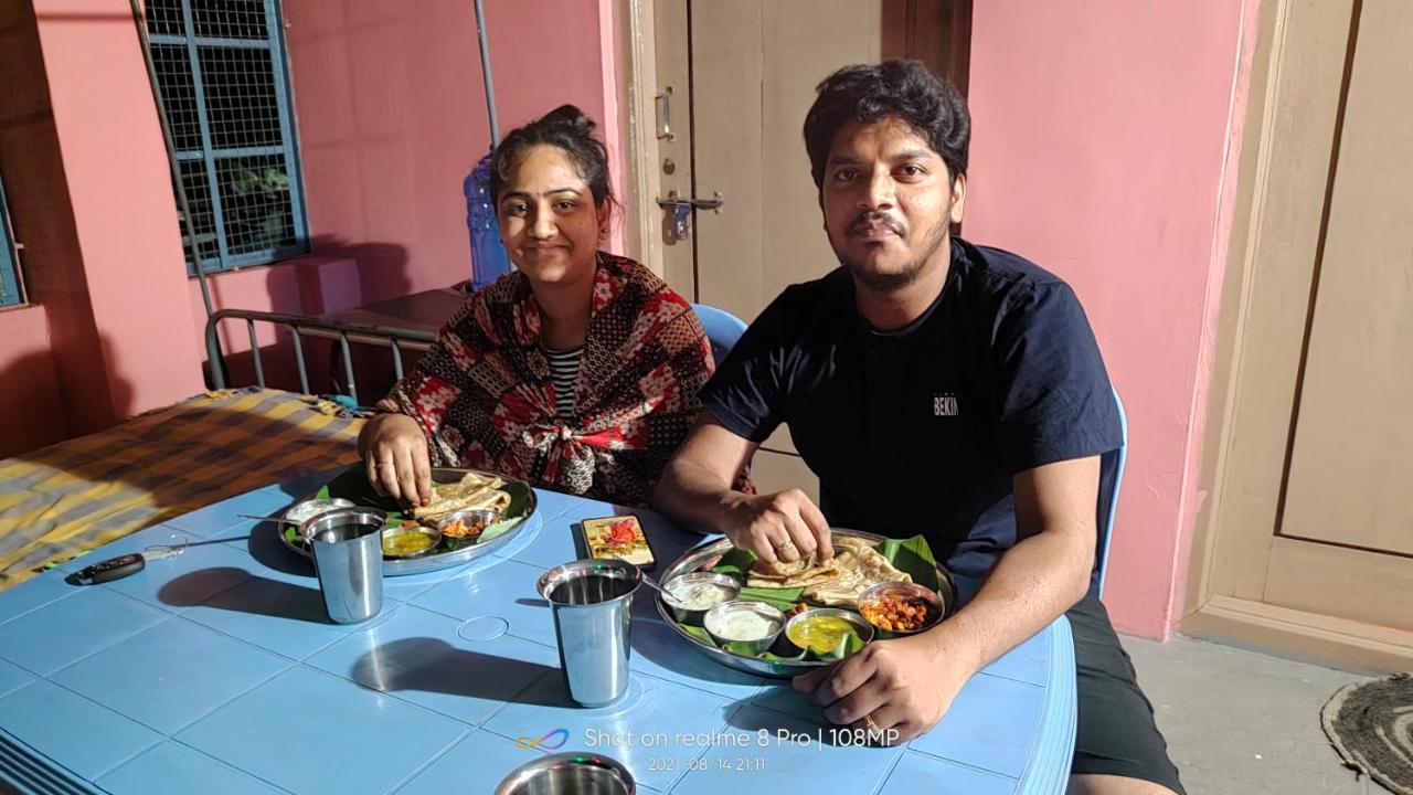 Abhi Homestay Хампи Екстериор снимка