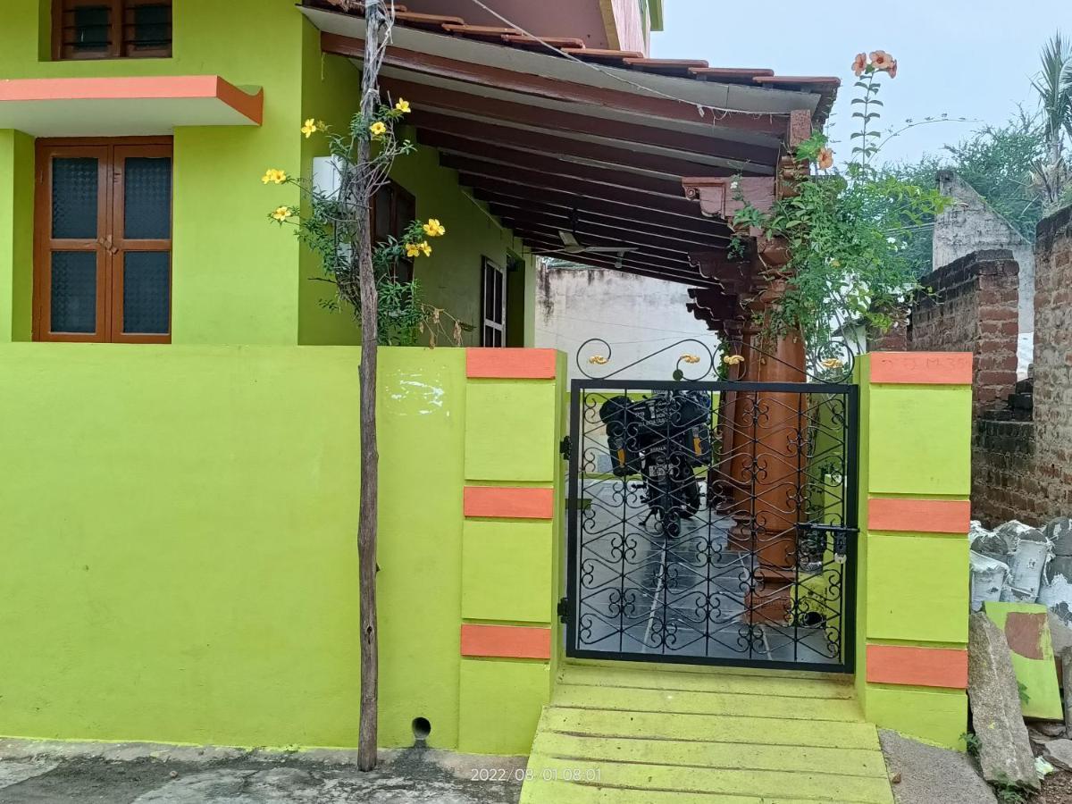 Abhi Homestay Хампи Екстериор снимка