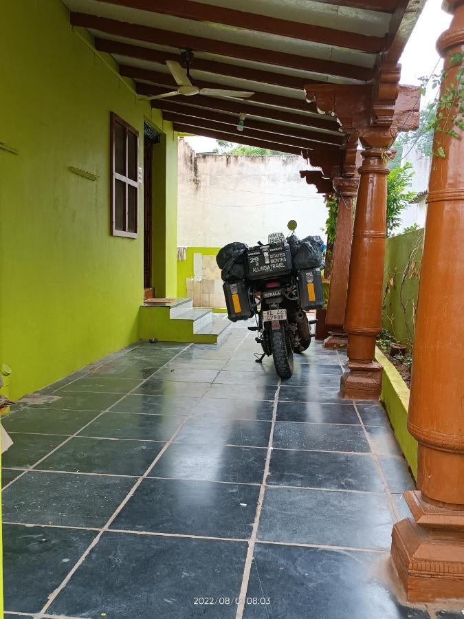Abhi Homestay Хампи Екстериор снимка