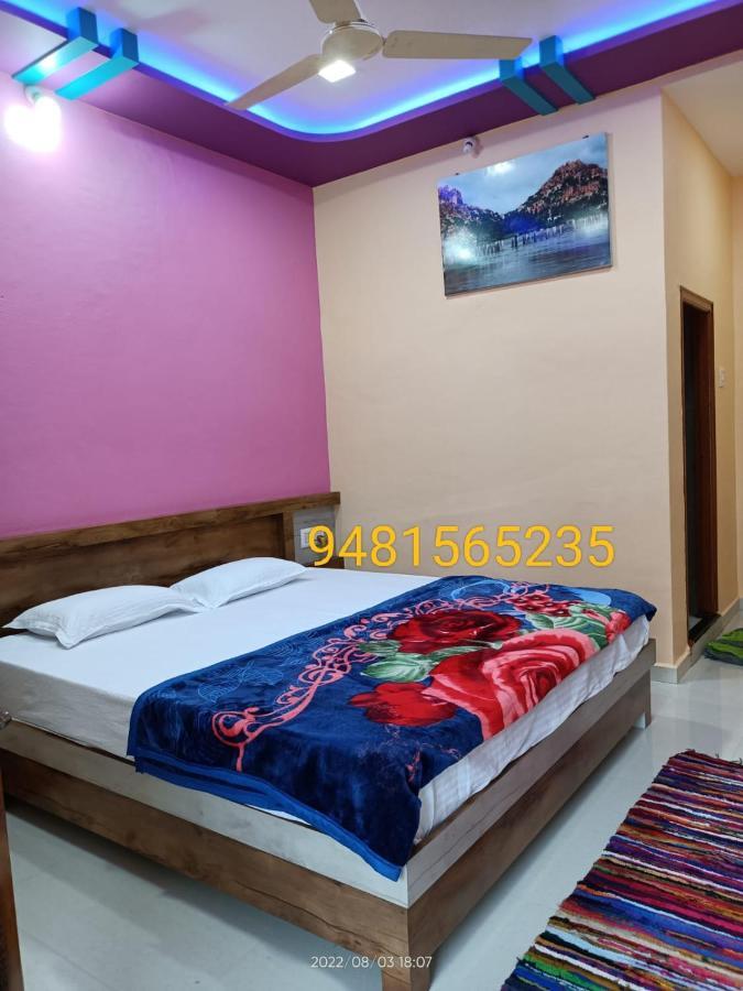 Abhi Homestay Хампи Екстериор снимка