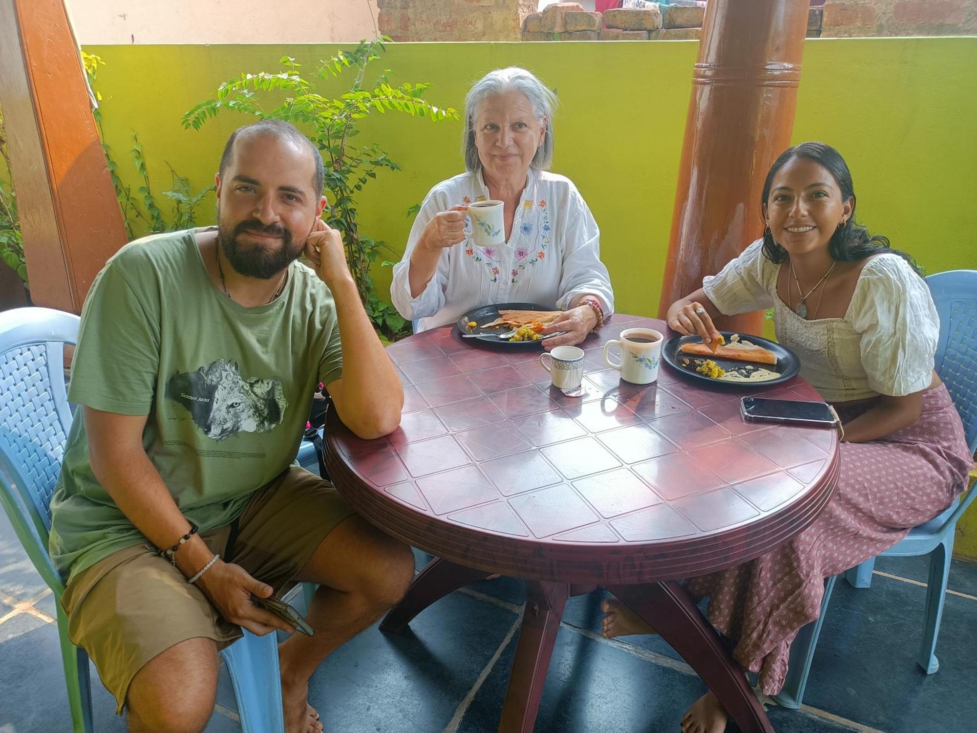 Abhi Homestay Хампи Екстериор снимка