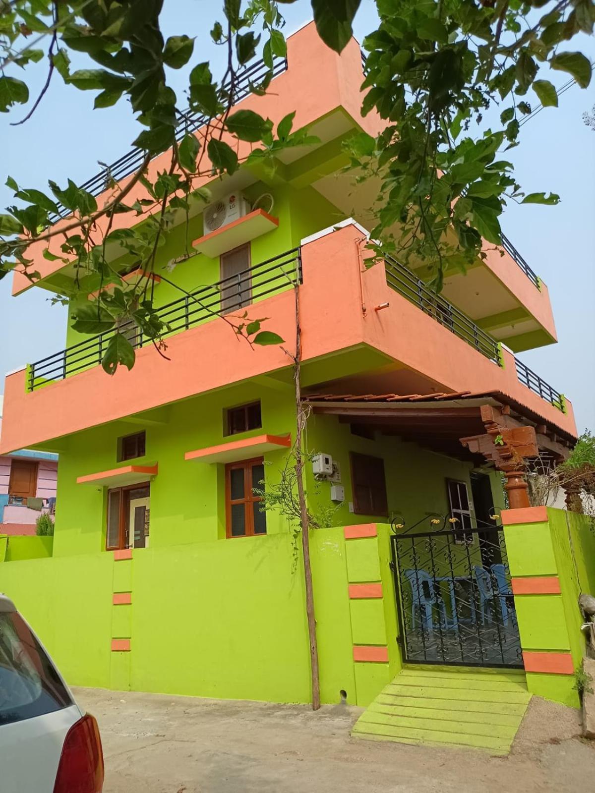 Abhi Homestay Хампи Екстериор снимка