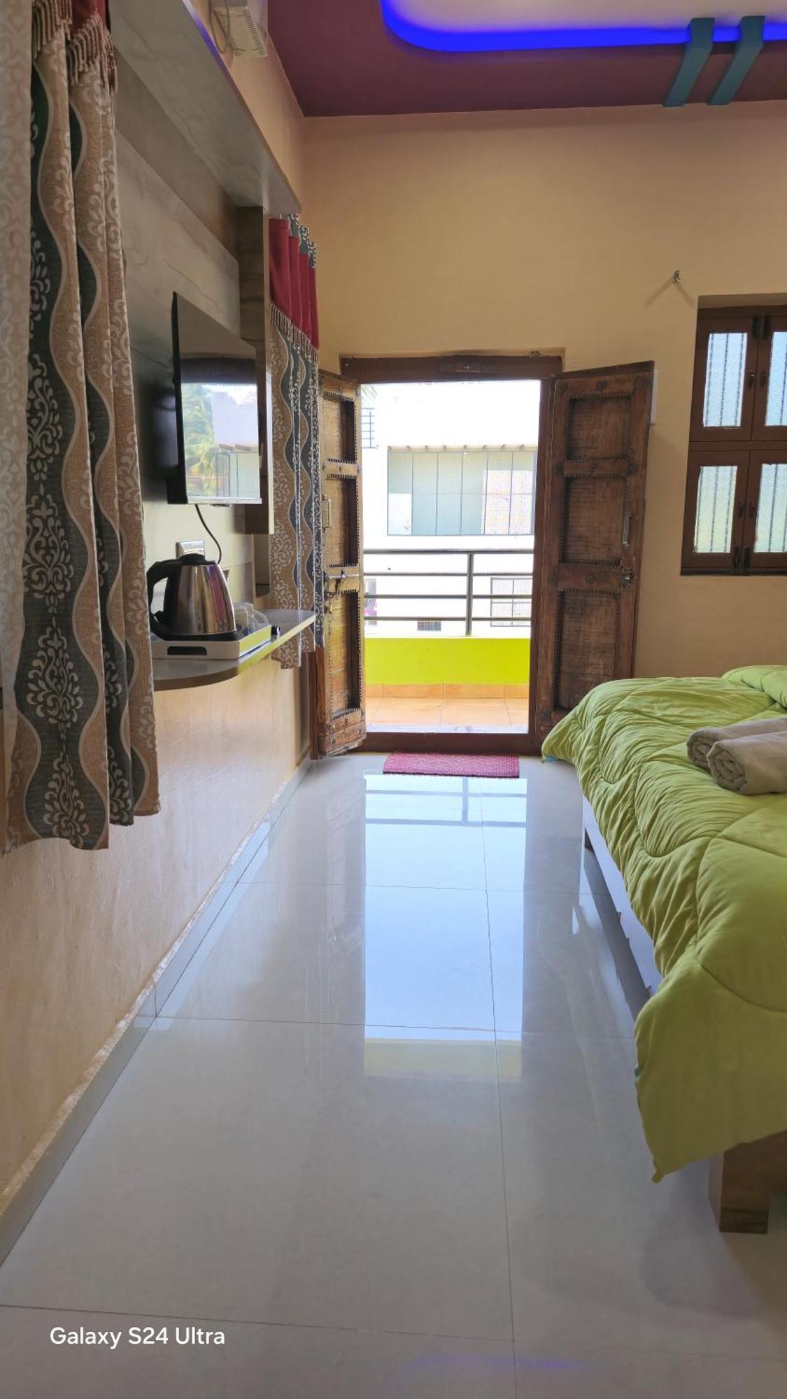 Abhi Homestay Хампи Екстериор снимка