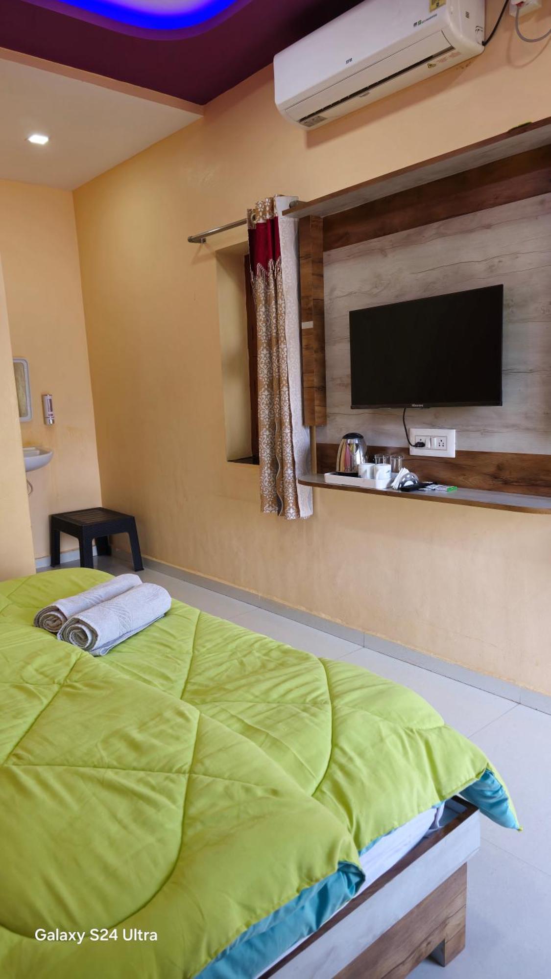Abhi Homestay Хампи Екстериор снимка