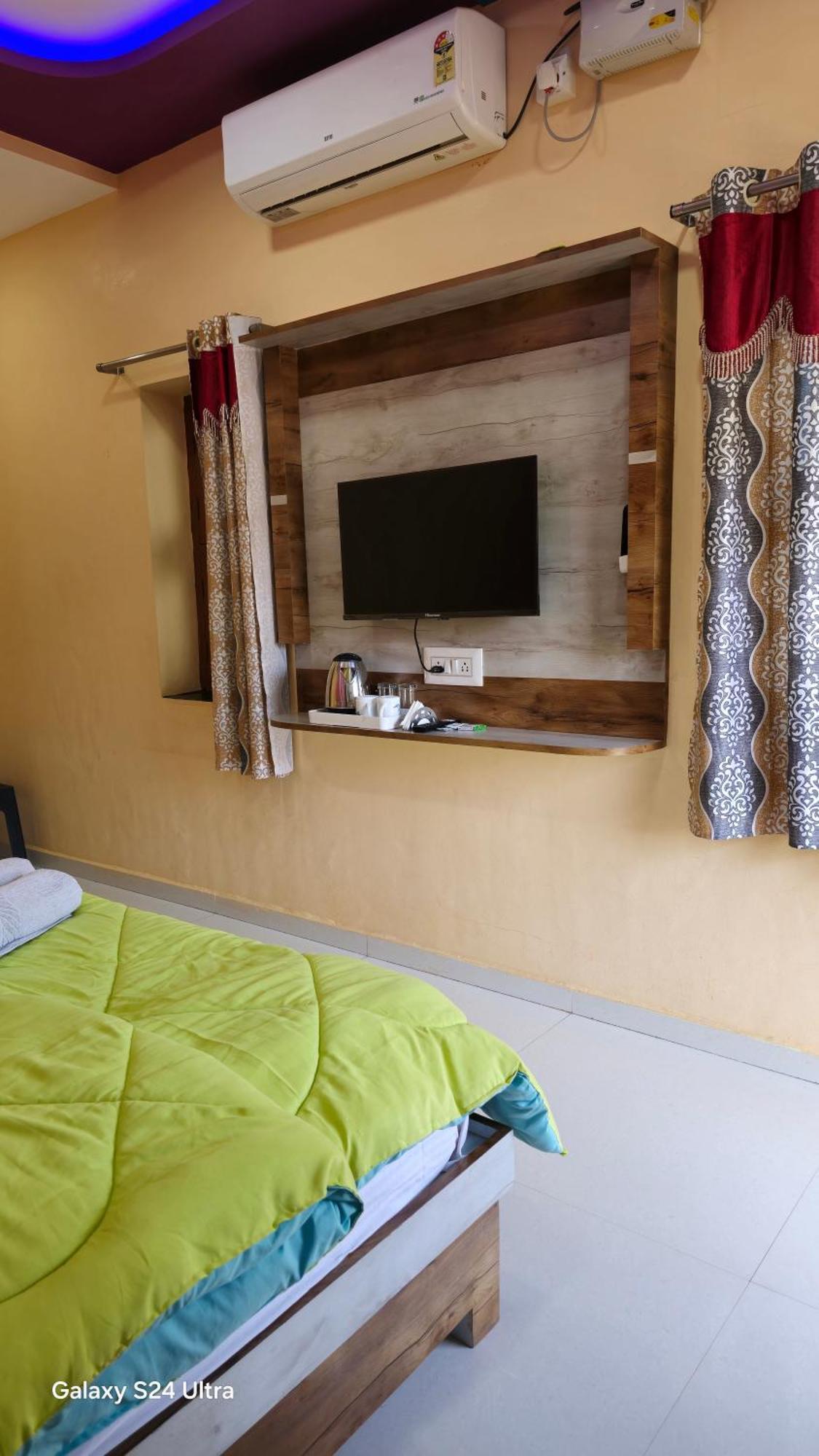 Abhi Homestay Хампи Екстериор снимка