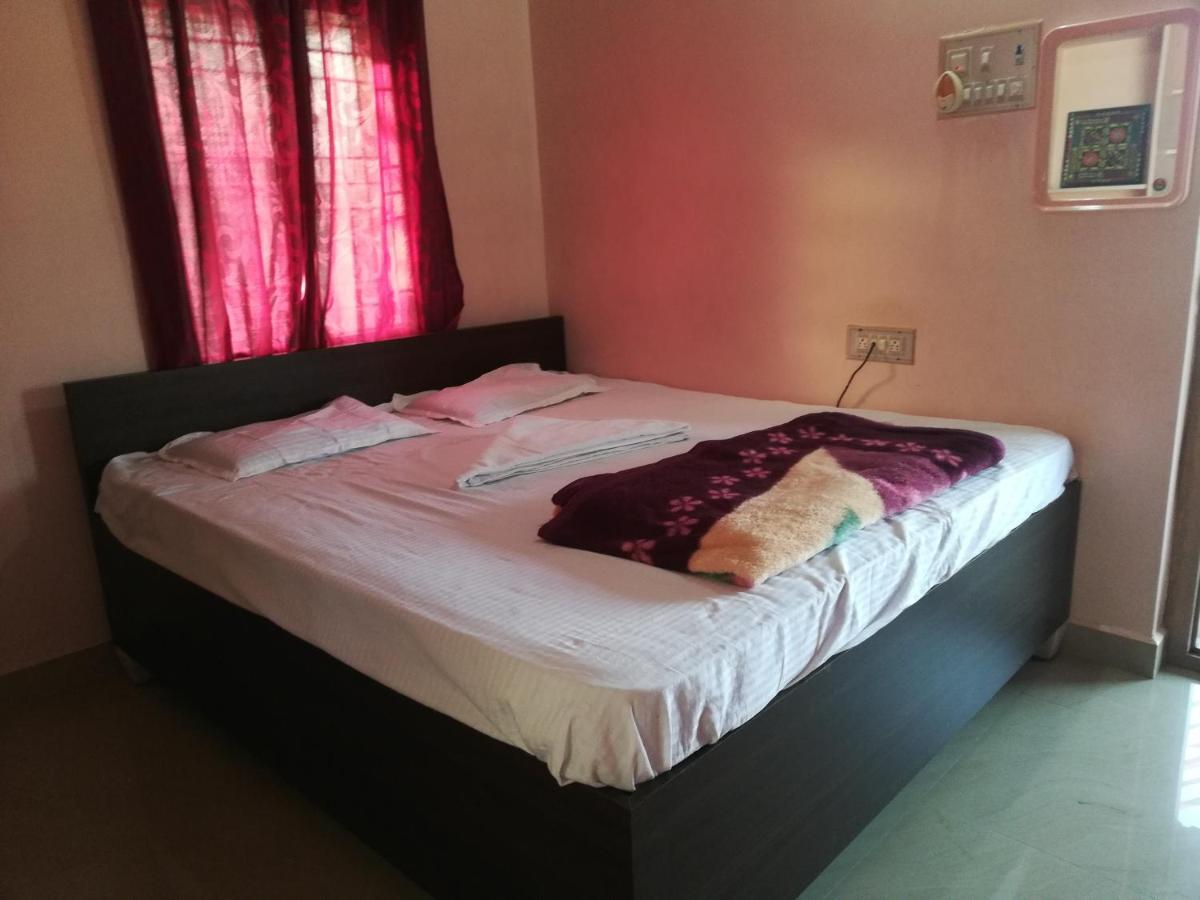 Abhi Homestay Хампи Екстериор снимка